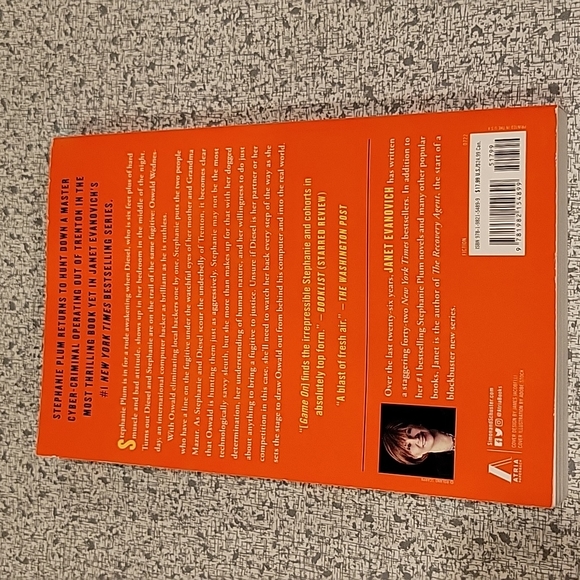 Game On,  Tempting Twenty-Eight,  by Janet Evanovich - Picture 2 of 3